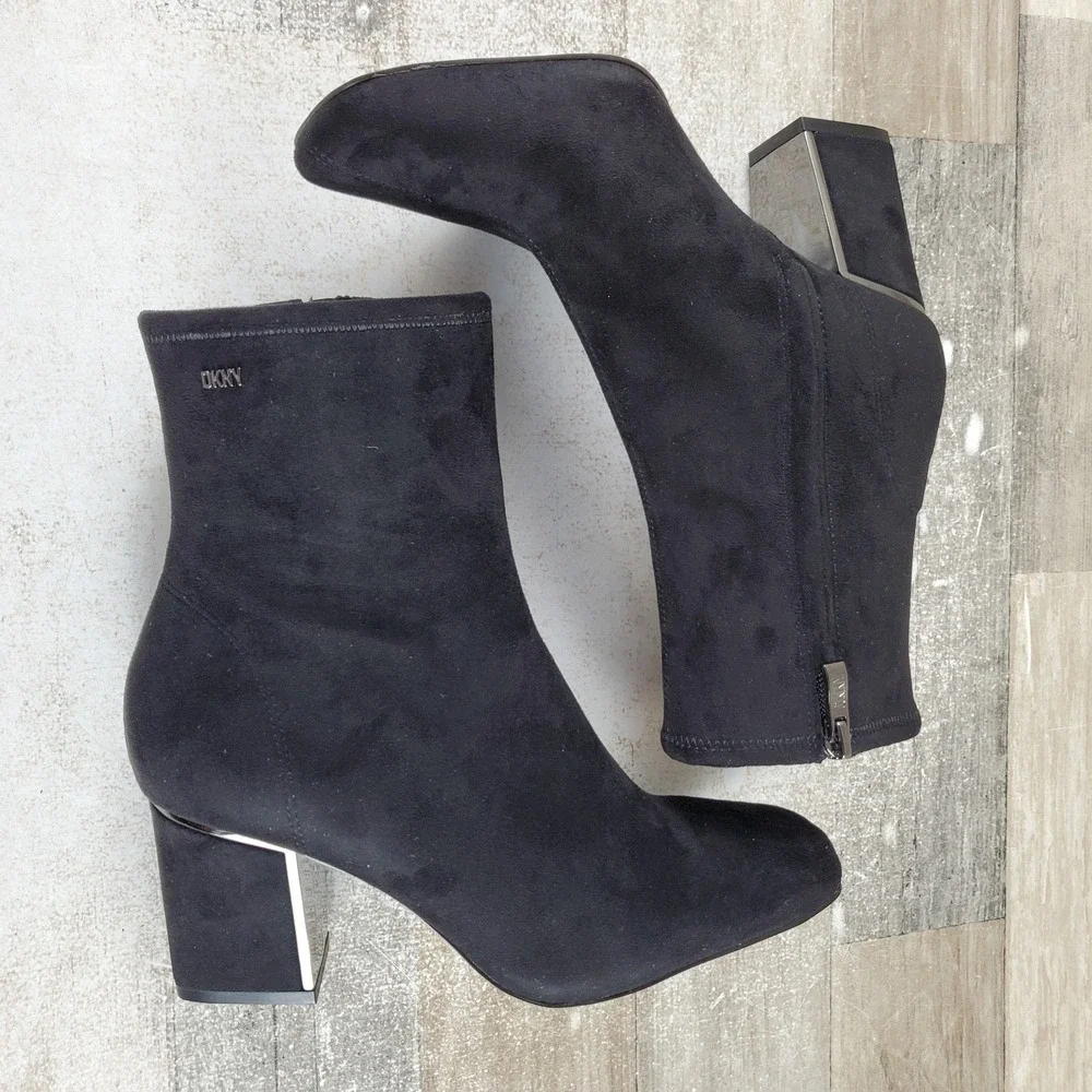 DKNY Cavale Womens Ankle Booties Sz 7 Black Block Heel Round Toe Side Zipper